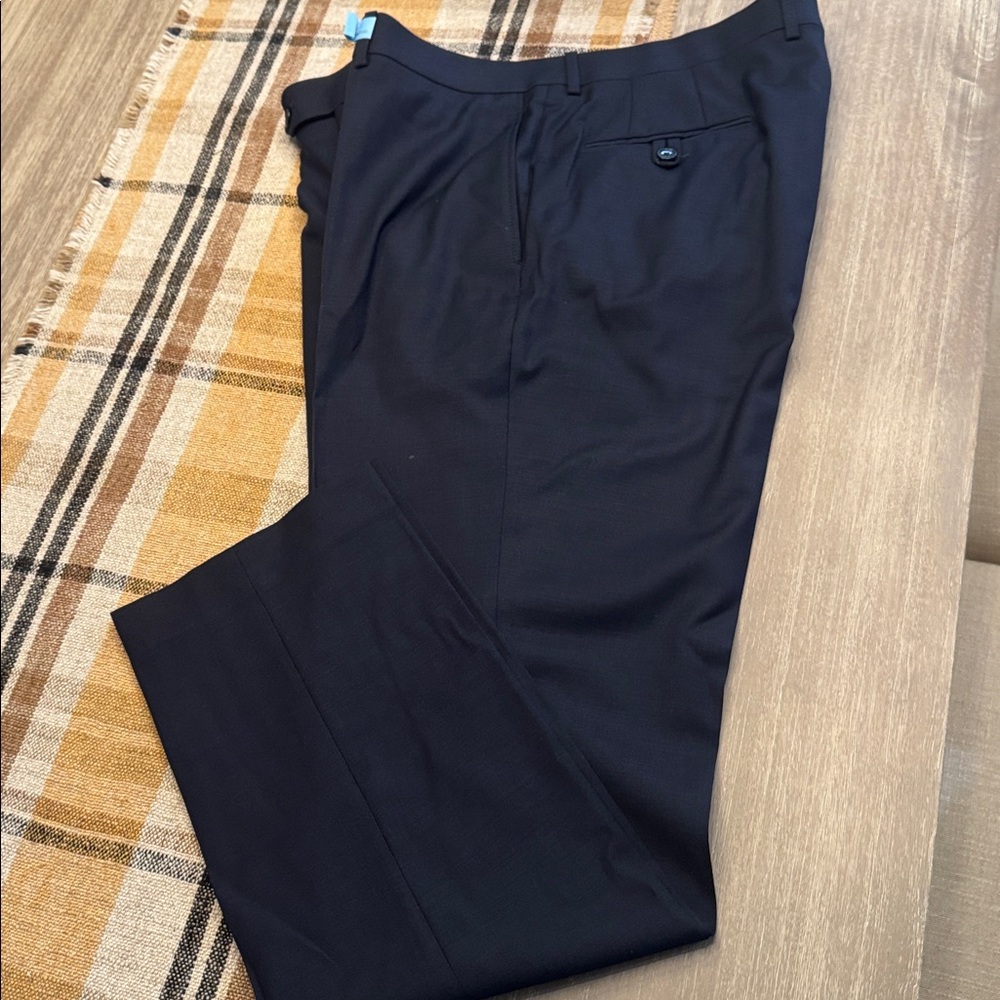 Daniel Cremieux Traveler Passport Pocket Dark Blue Pants 38R. (Inseam 33)